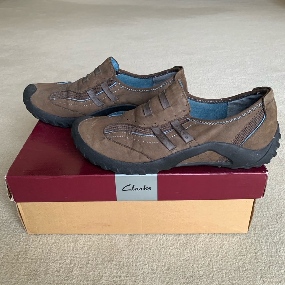 Privo by Clarks Arches Brown Suede Slip On's